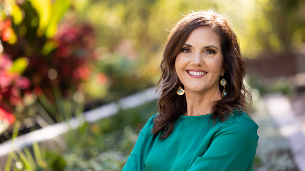 Erin Taylor headshot
